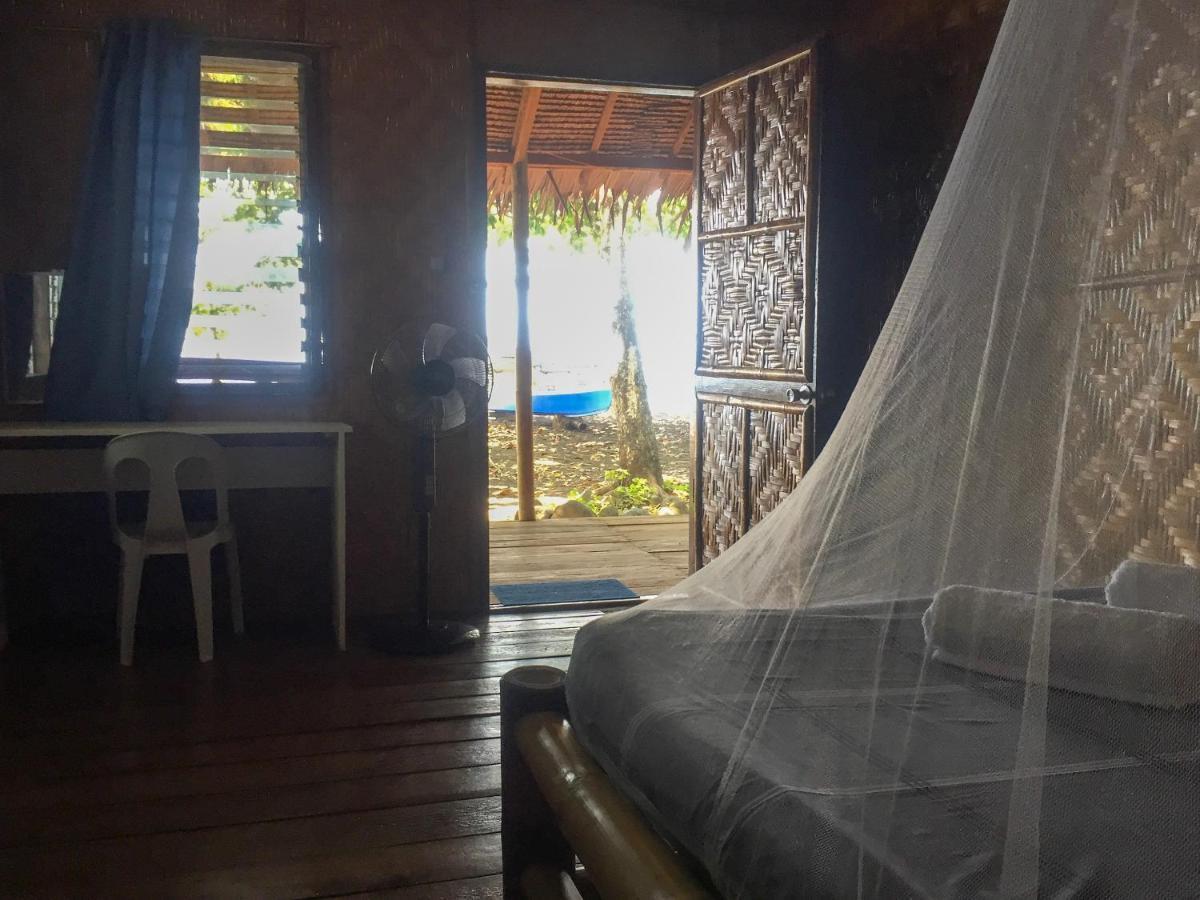 Beach House Resort And Dive Center Mambajao Kültér fotó
