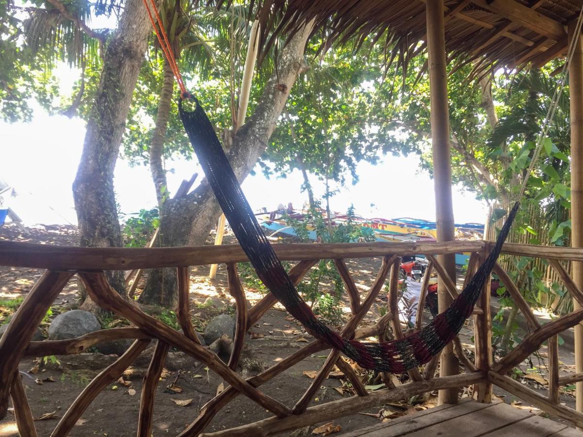 Beach House Resort And Dive Center Mambajao Kültér fotó