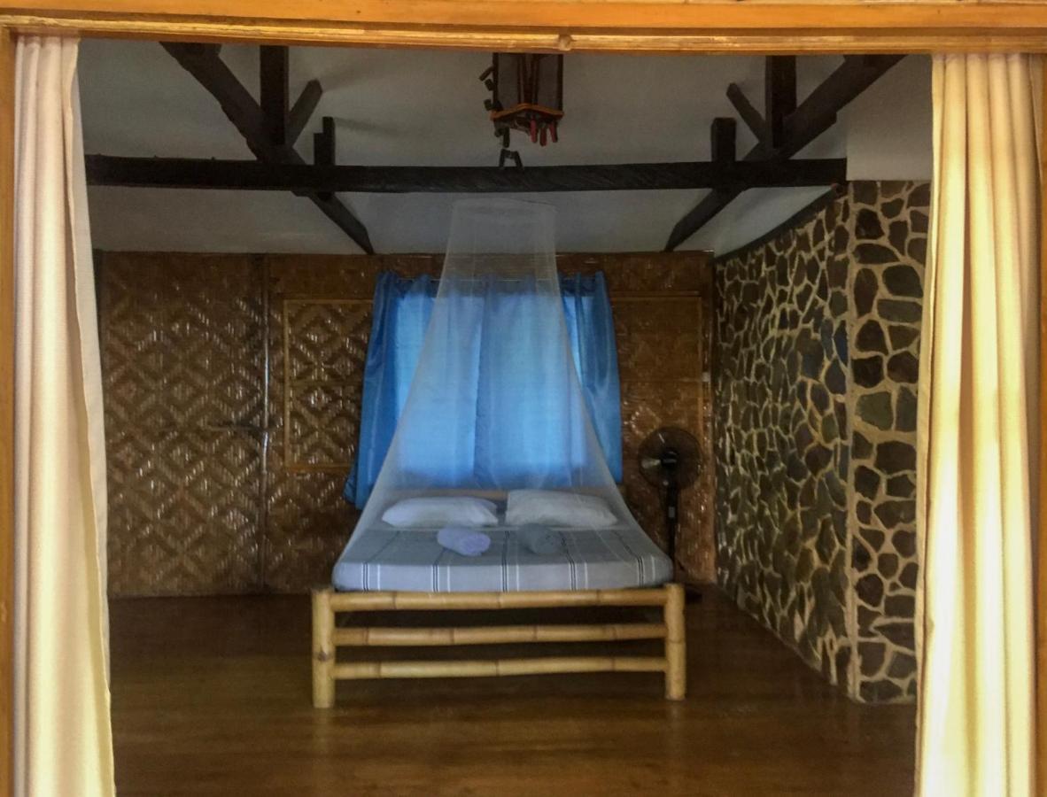 Beach House Resort And Dive Center Mambajao Kültér fotó